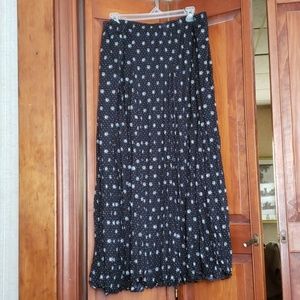 Ladies skirt with narrow pleats